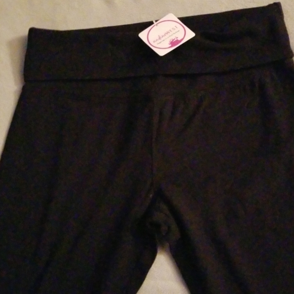 NWT Cropped Leggings